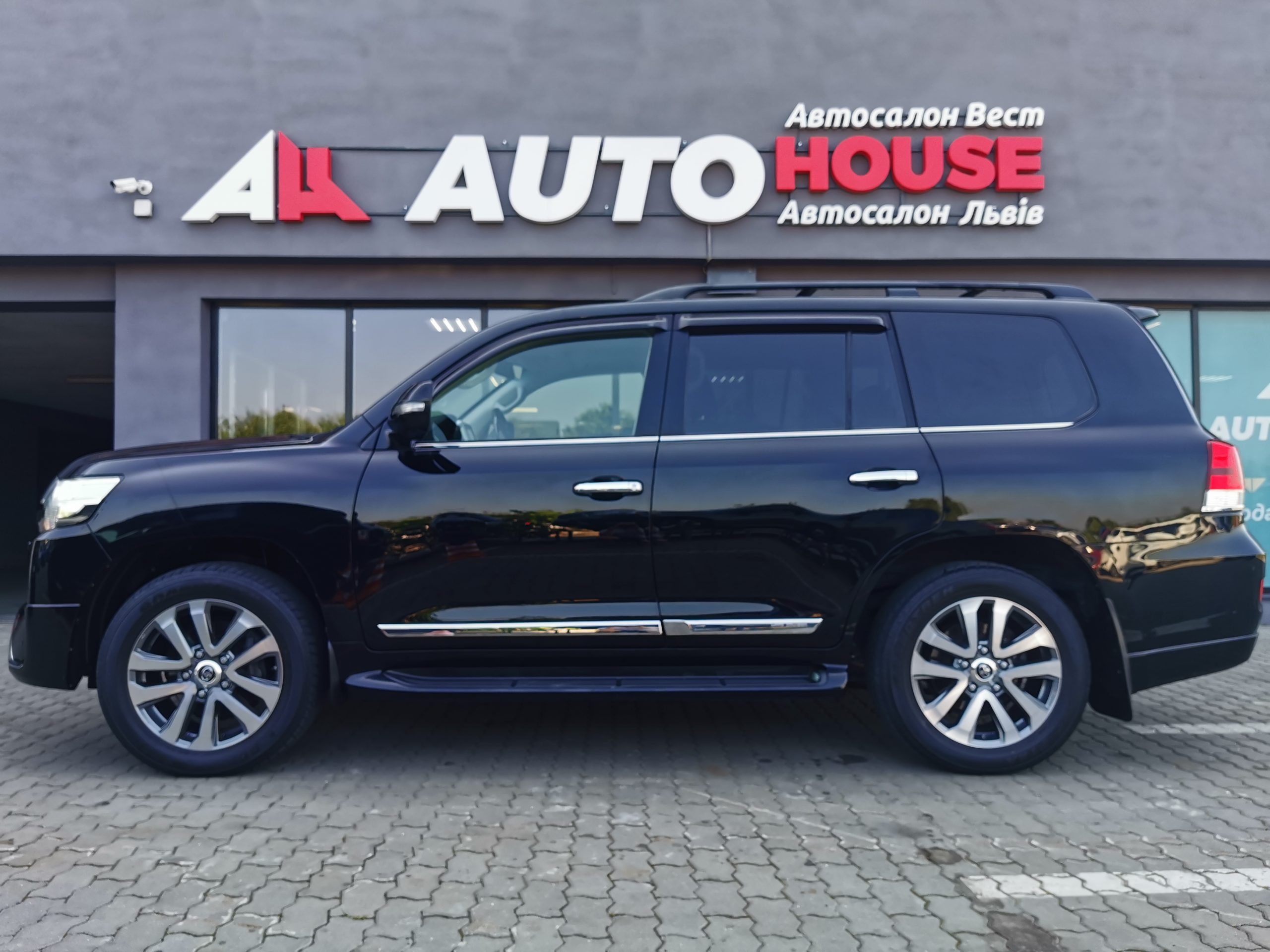 Toyota Land Cruiser 200