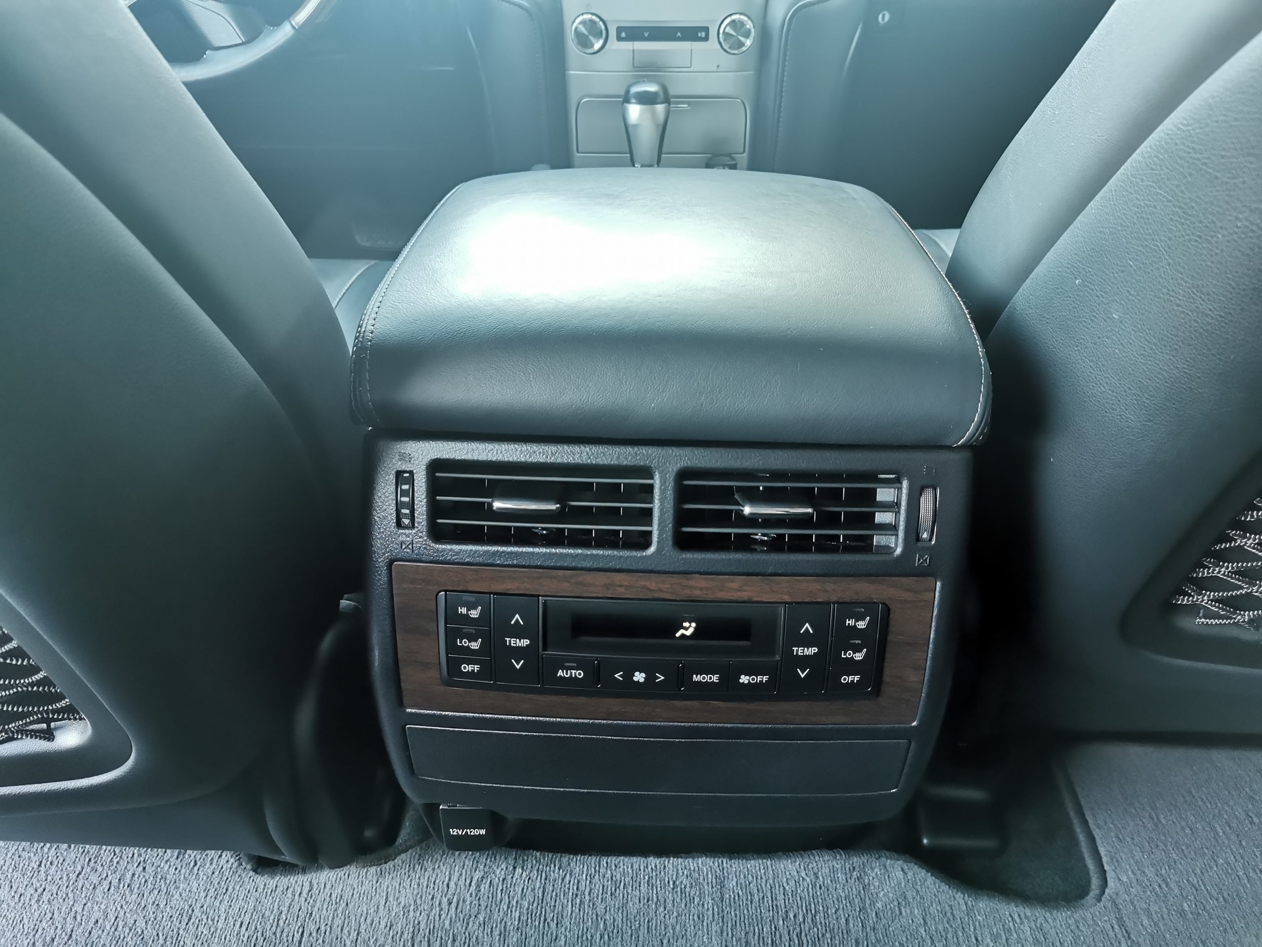 Toyota Land Cruiser 200