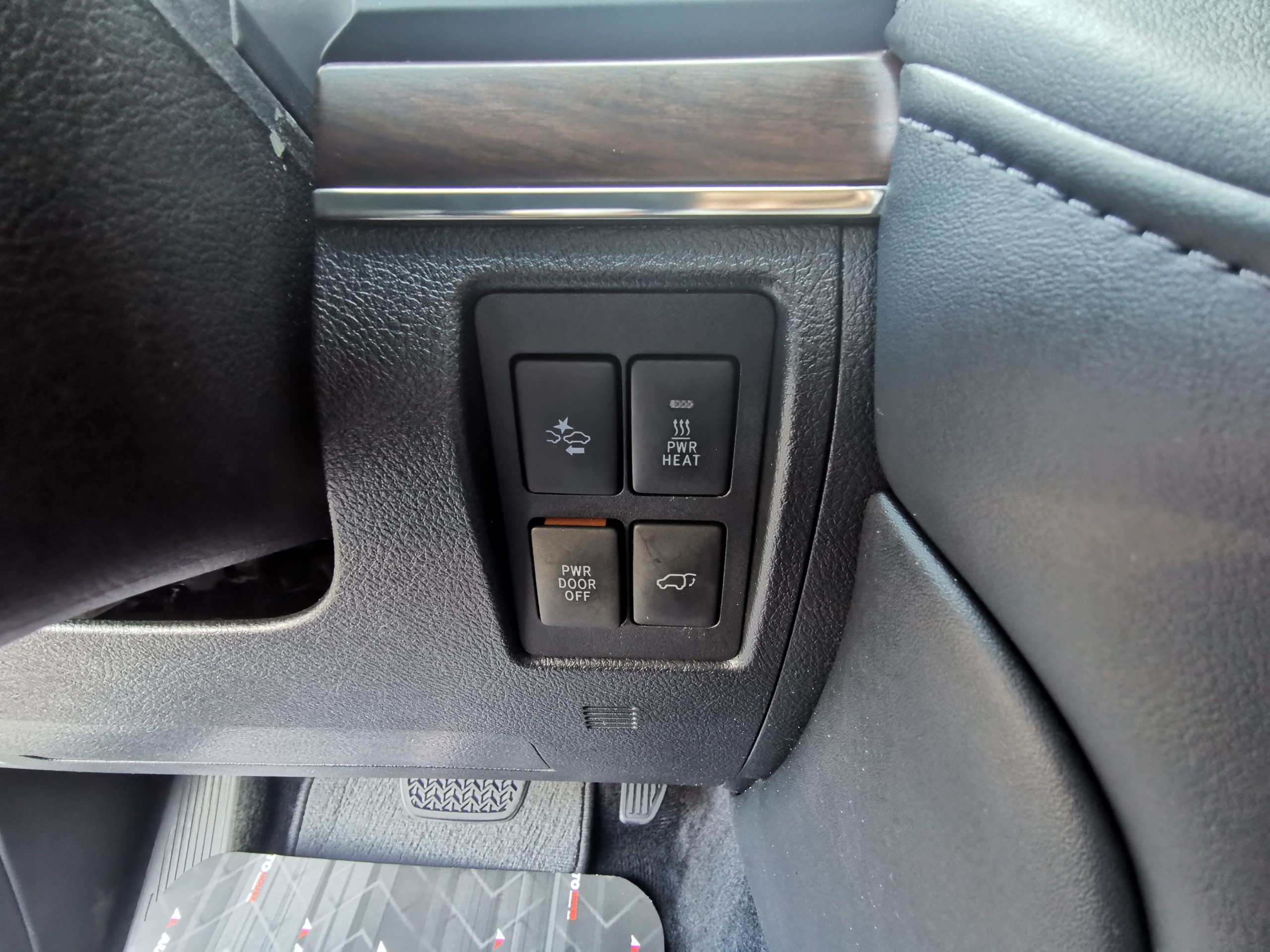 Toyota Land Cruiser 200