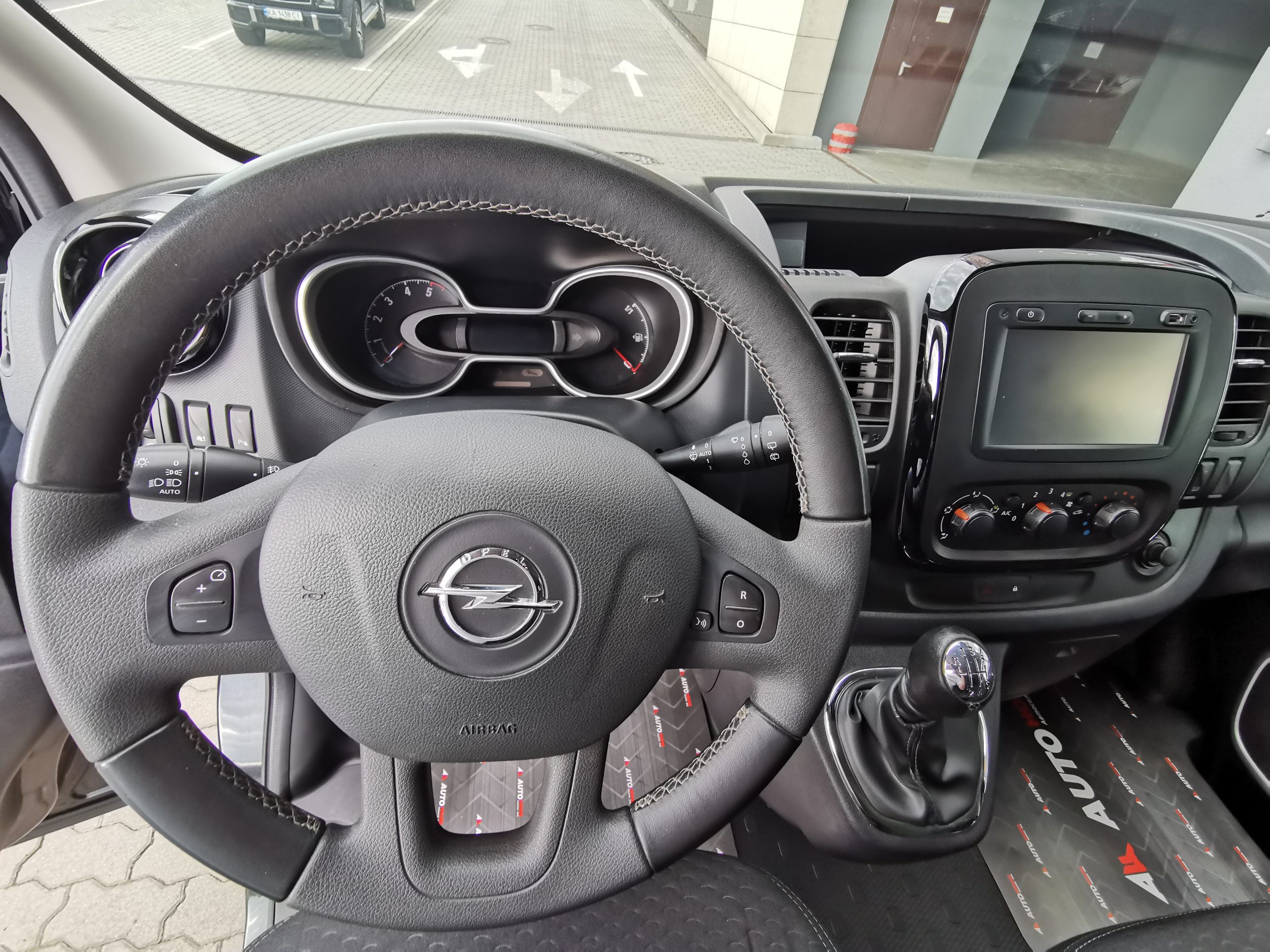 Opel Vivaro пасс. L2 H1