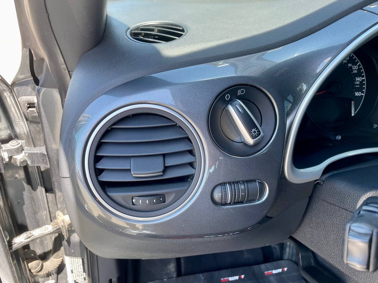 Volkswagen Beetle 2011