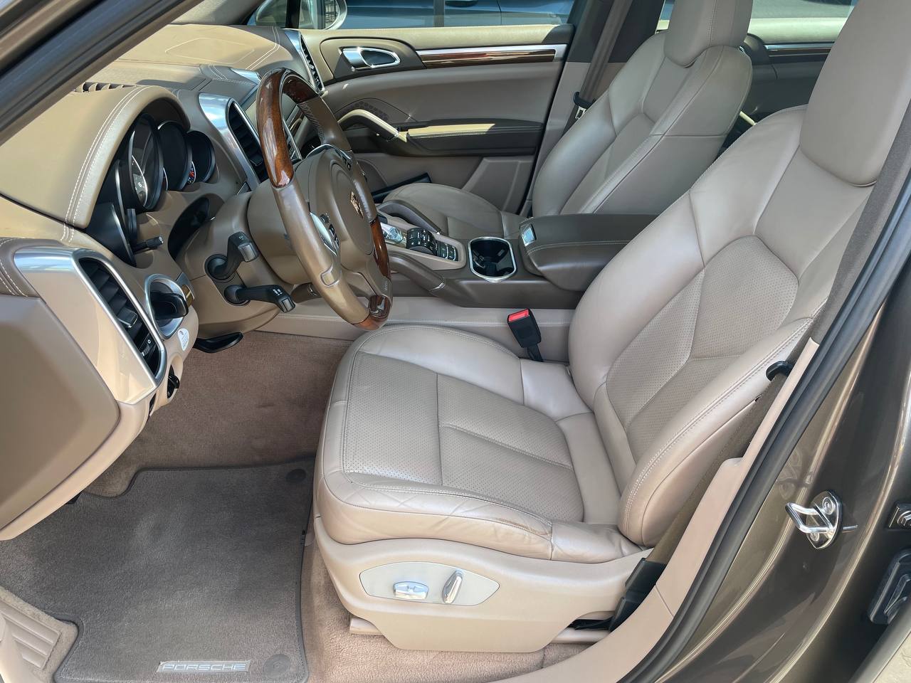 Porsche Cayenne 2012