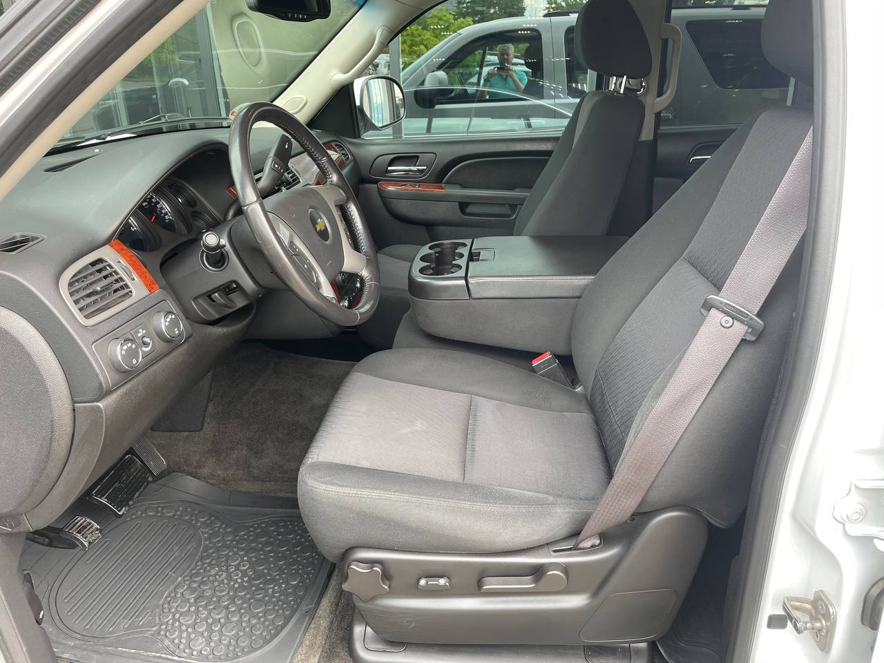 Chevrolet Suburban 2011