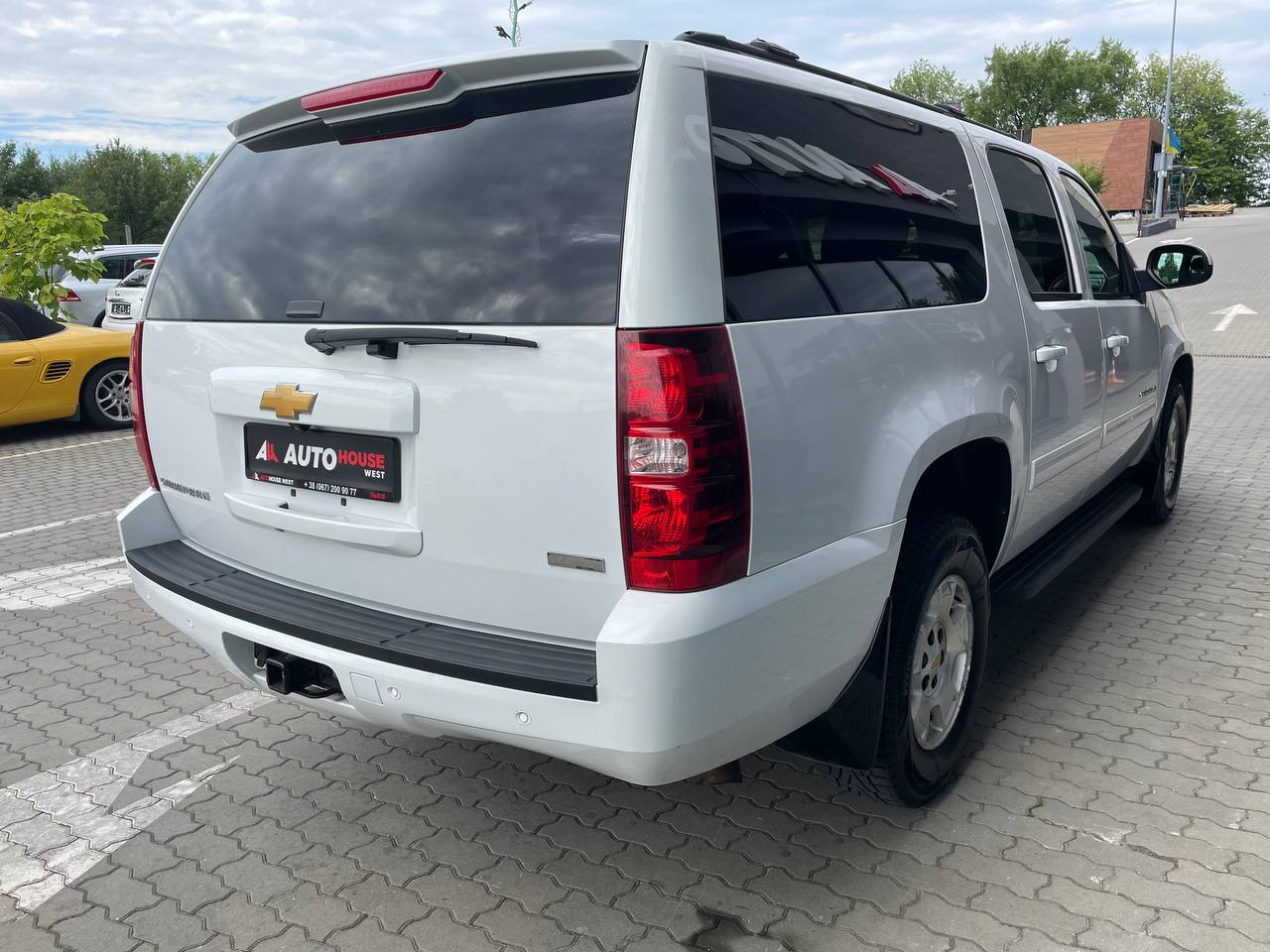 Chevrolet Suburban 2011