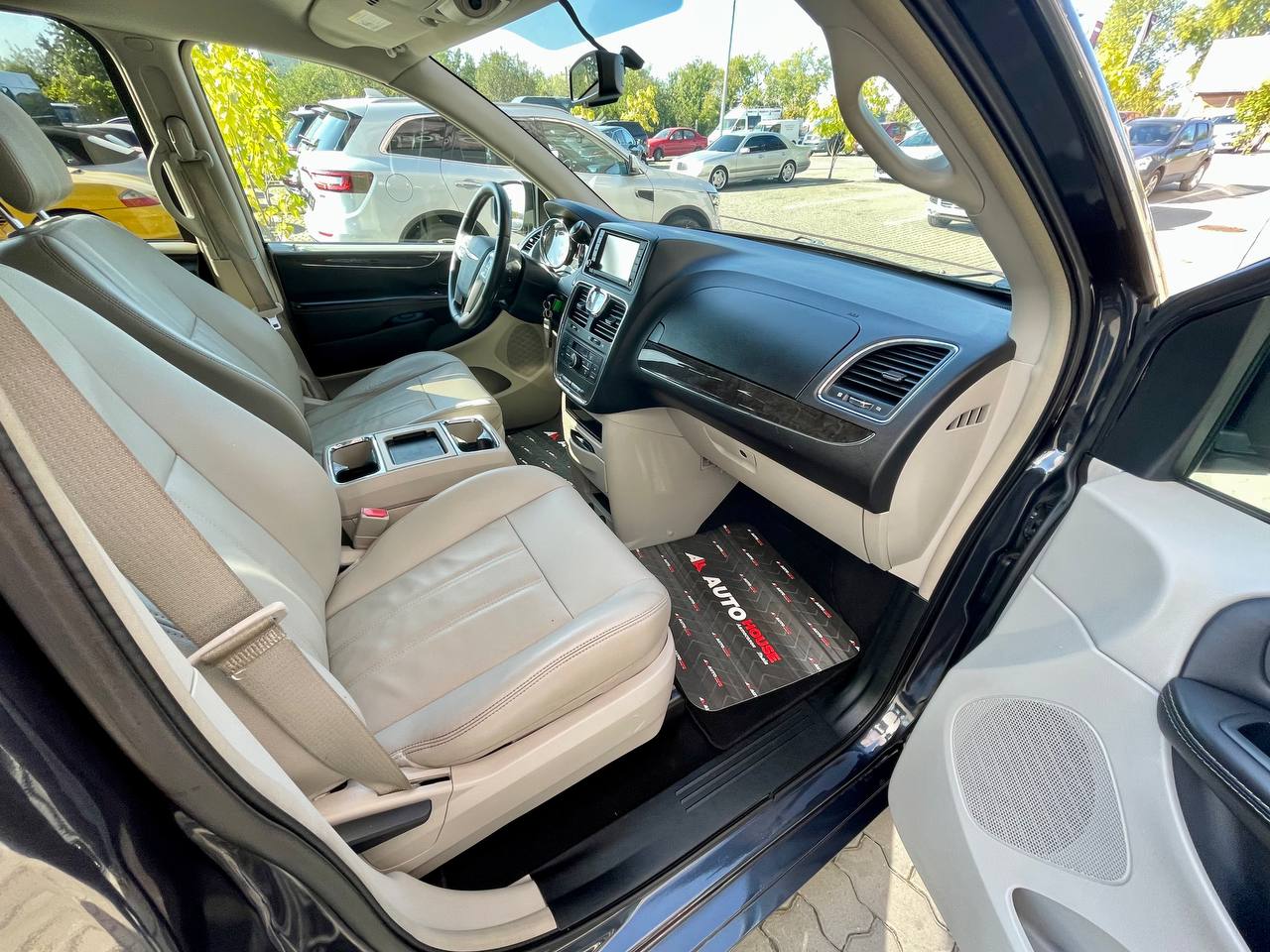 Chrysler Town & Country 2012