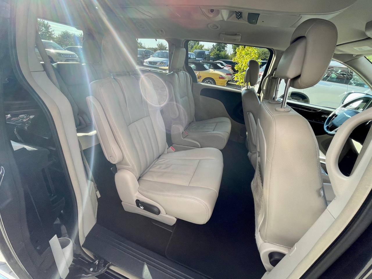 Chrysler Town & Country 2012