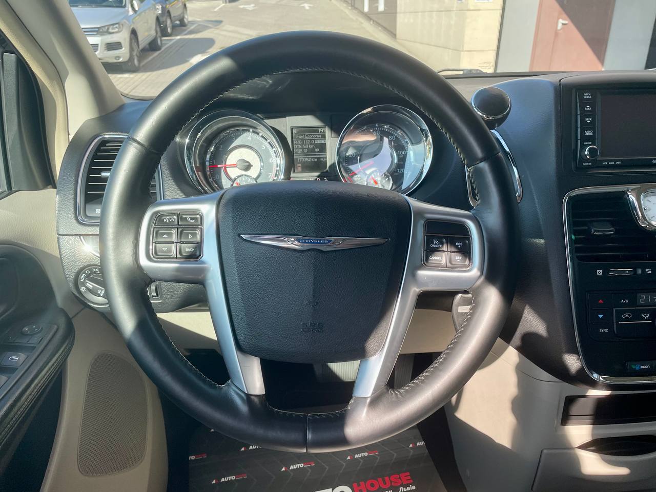 Chrysler Town & Country 2012