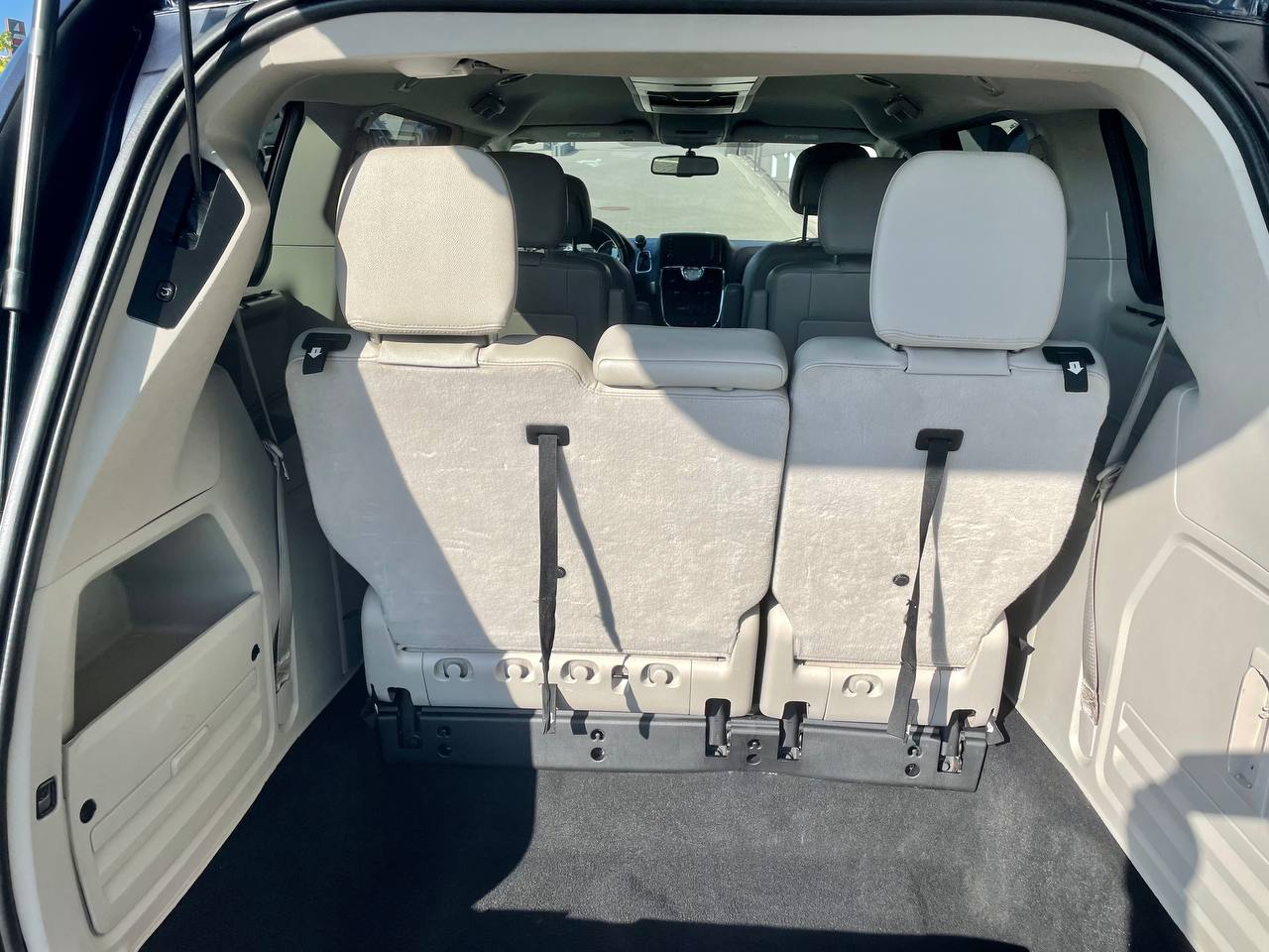 Chrysler Town & Country 2012