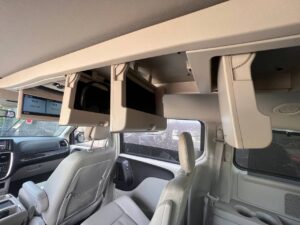 chrysler-town-and-country-autohouse-15