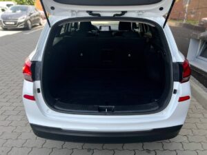 hyundai-i30-autohouse-west-17