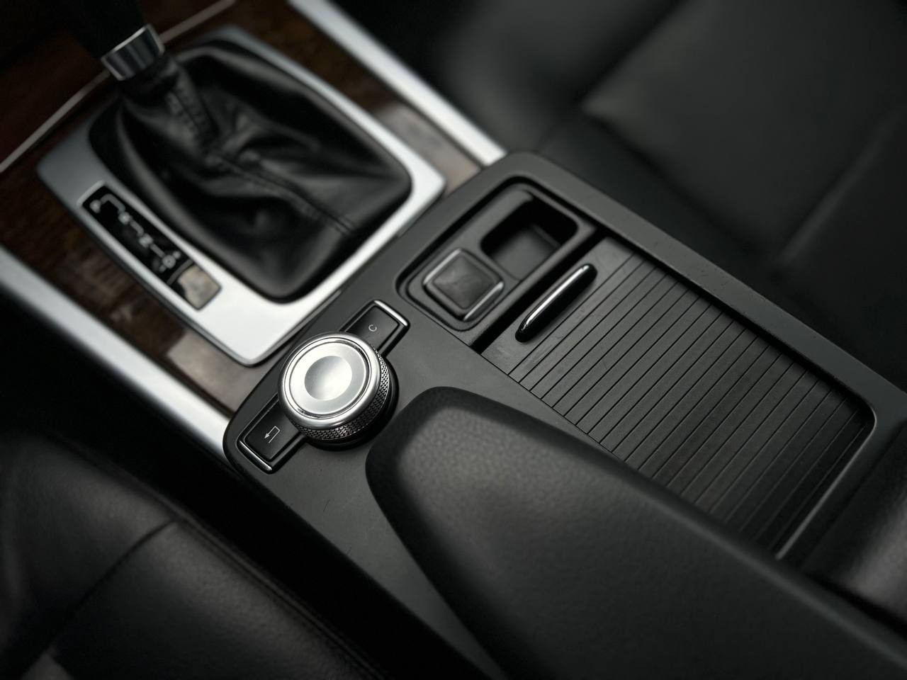 Mercedes-Benz E-Class 2012