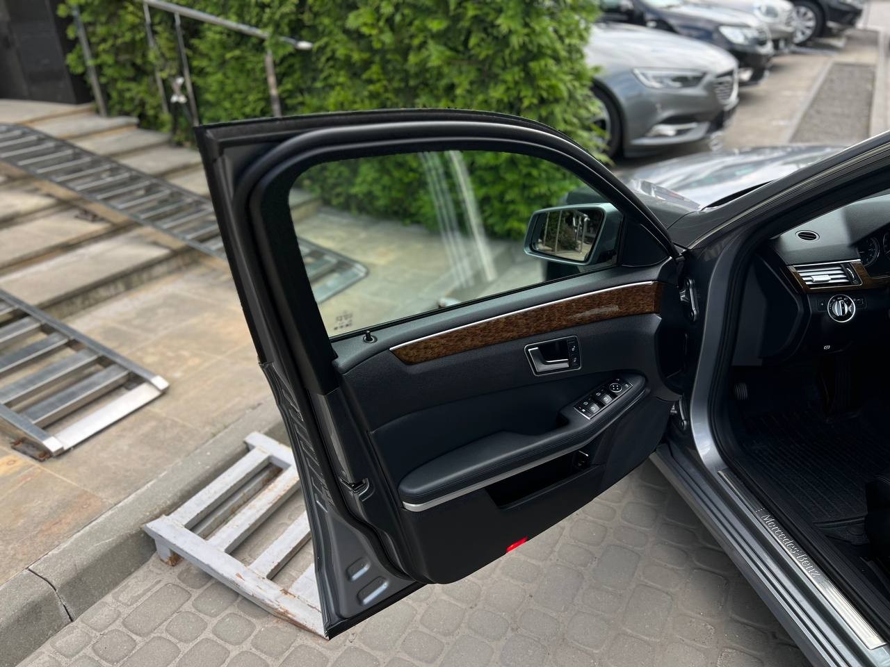 Mercedes-Benz E-Class 2012