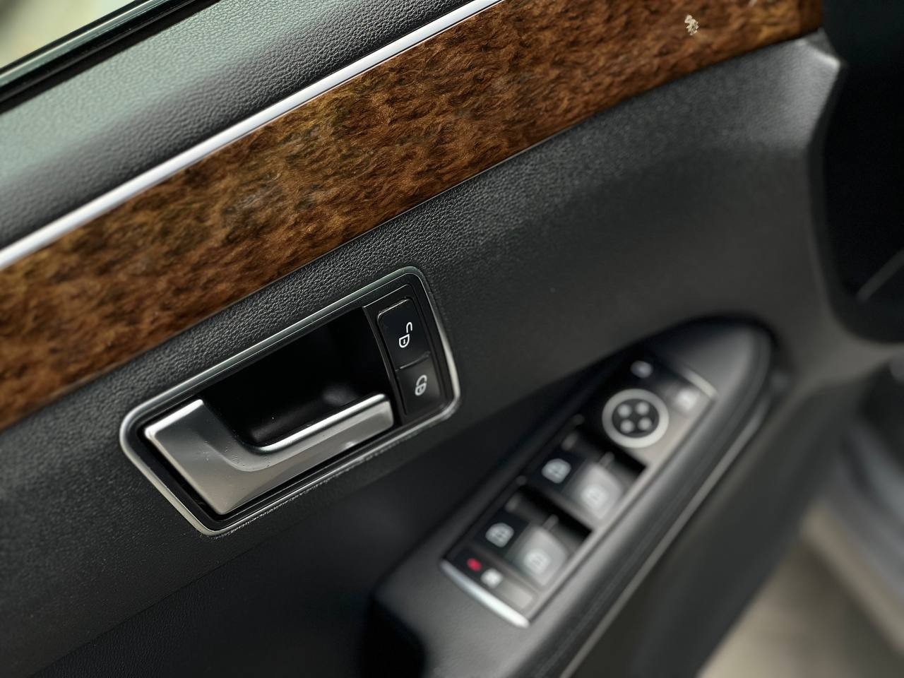 Mercedes-Benz E-Class 2012