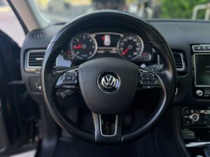 volkswagen-touareg-autohouse-west-7