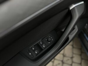 Volkswagen-passat-autohouse-west-5