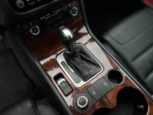 volkswagen-toureg-autohouse-west-10